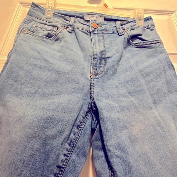 Woman’s My Style Light Wash Jeans - Size US 8 - (#146) - Picture 3 of 6